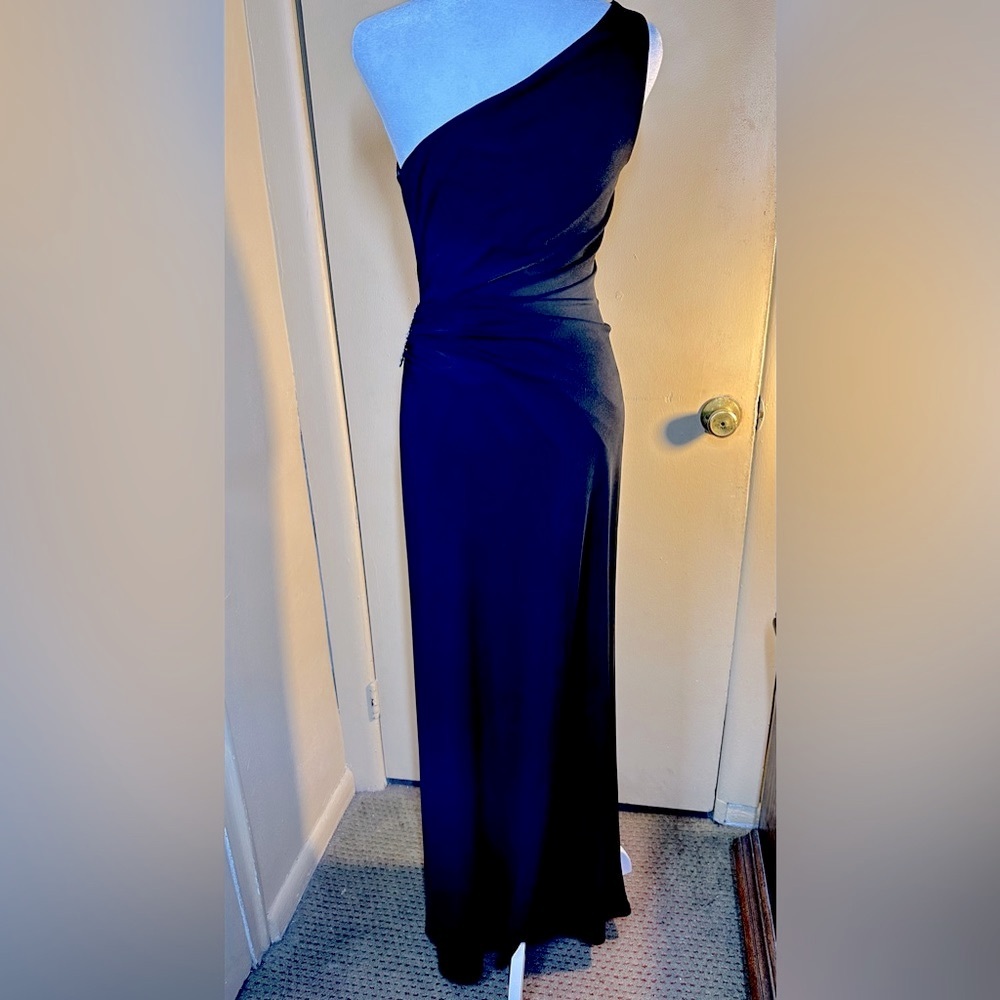 Black sheath gown by Laundry by Shelli Segal, Size 4 - Picture 5 of 7